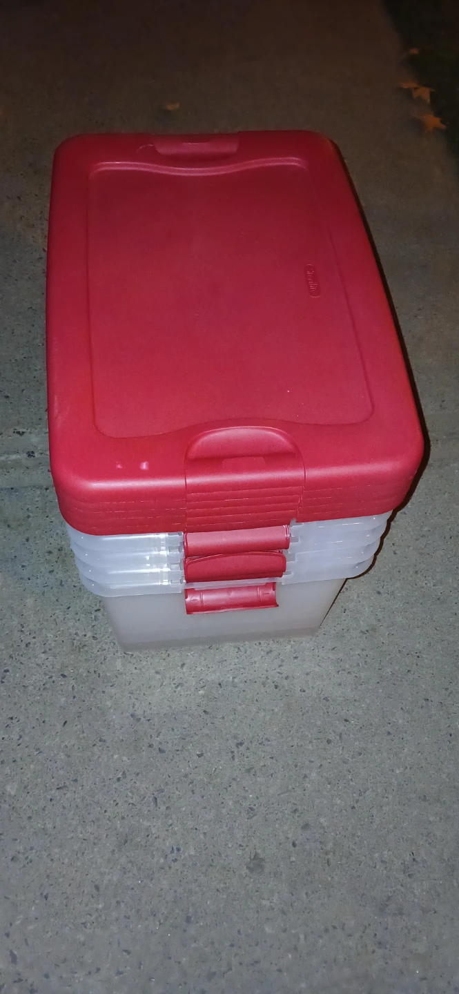 FREE 5 containers need them gone!/ read description