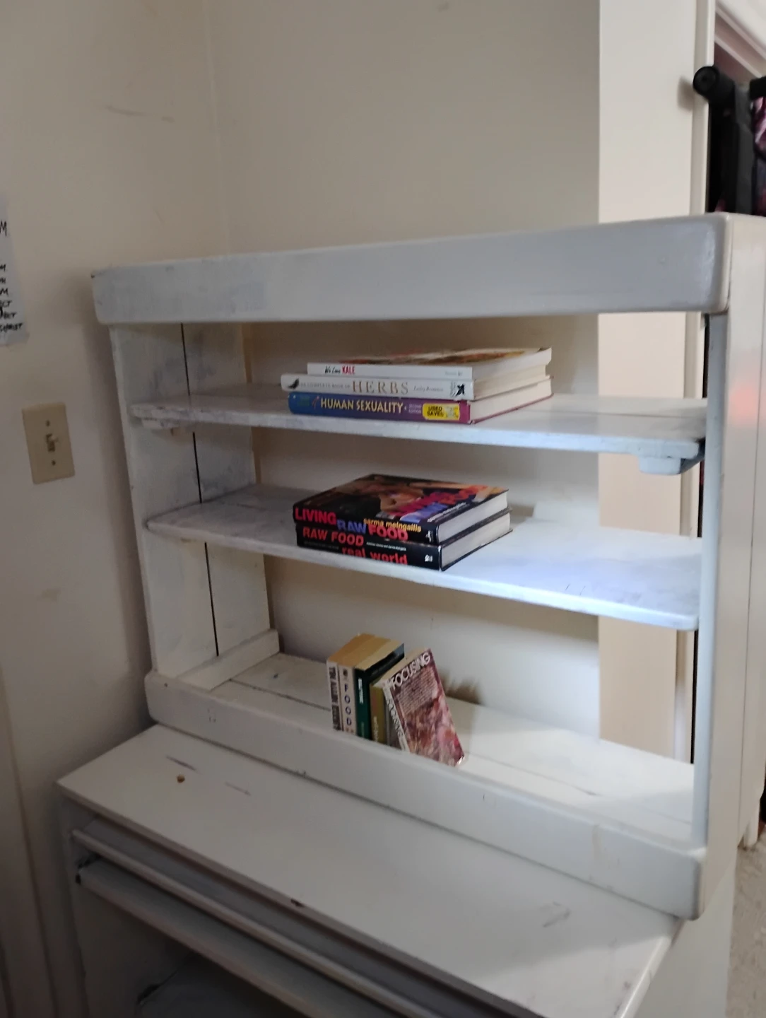 White Wooden bookcase shelf, two movable