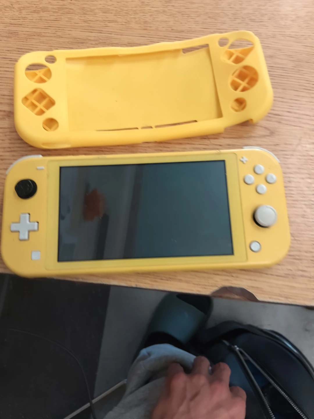 Nintendo Switch Lite Yellow with Metroid Dread - photo 2
