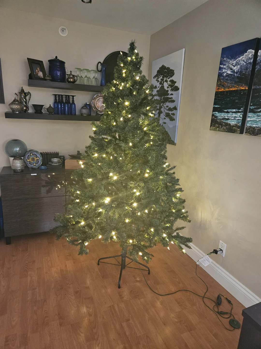 6.5ft Cliffside Scotch Pine Pre-Lit Christmas Tree - photo 3