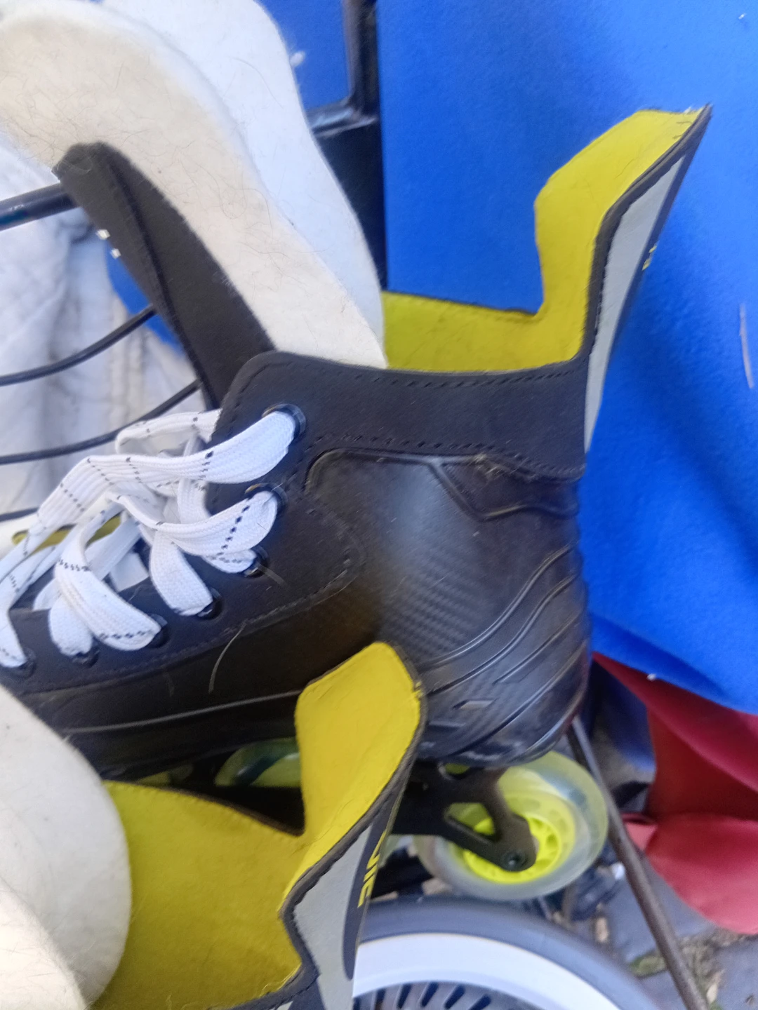 Vichockey skates size 9 almost new - photo 4