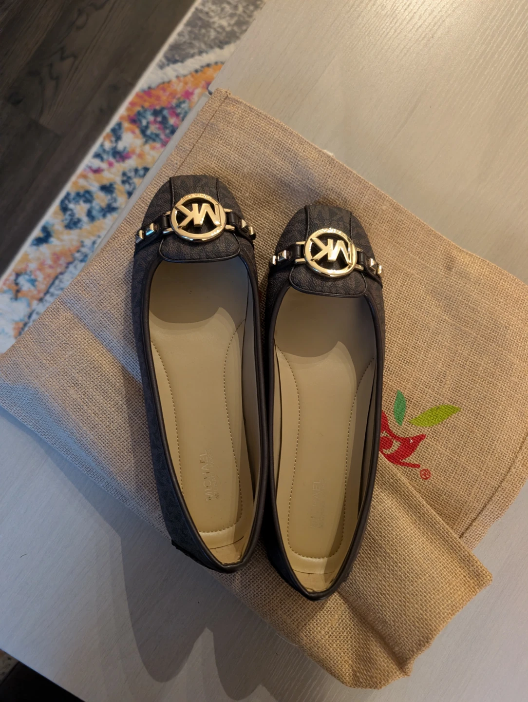 !!!BRAND NEW!!! Michael Kors Signature Logo Flats - photo 2