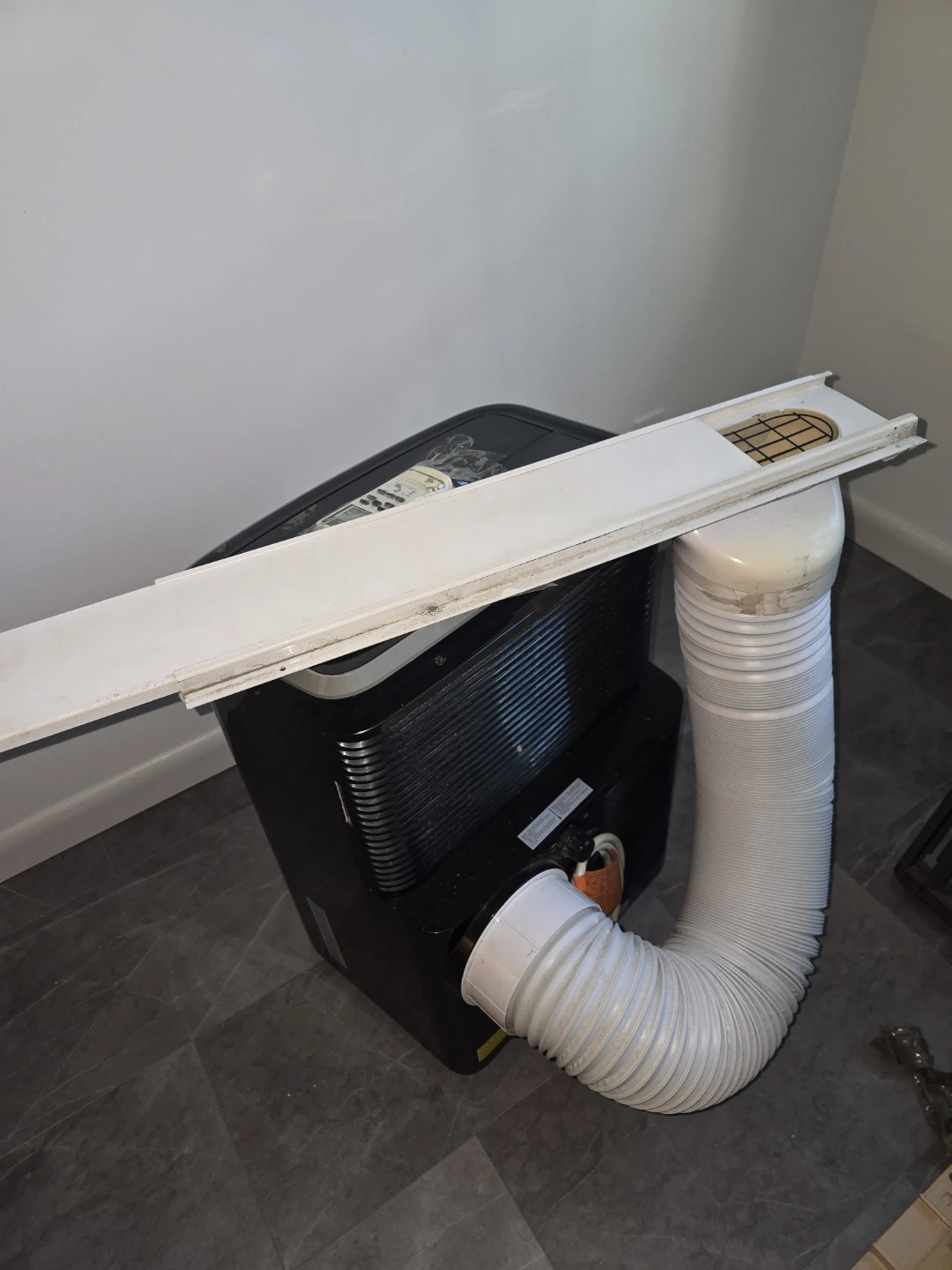 Portable air conditioner - photo 2