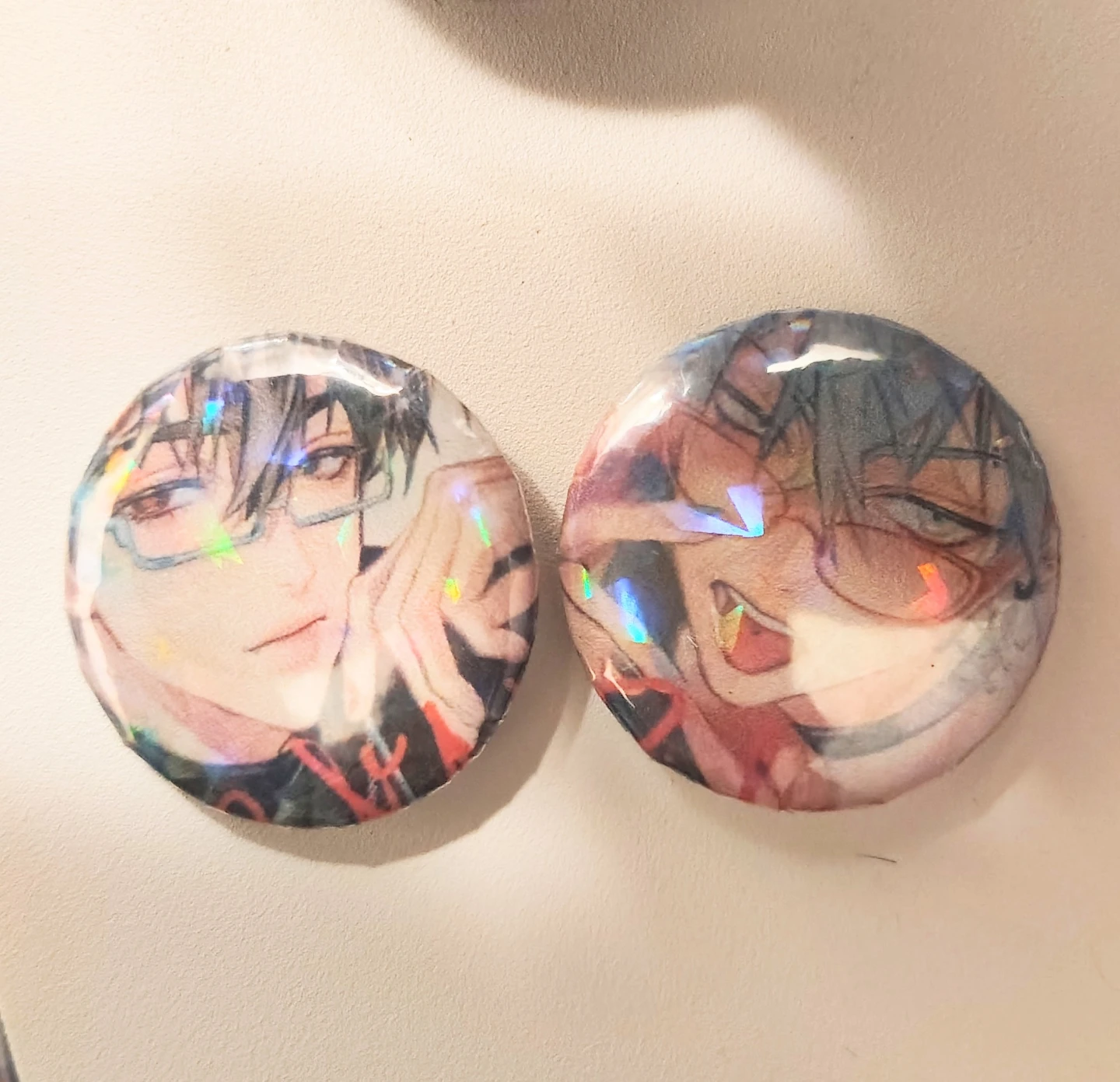 2 small pin buttons Alien Stage