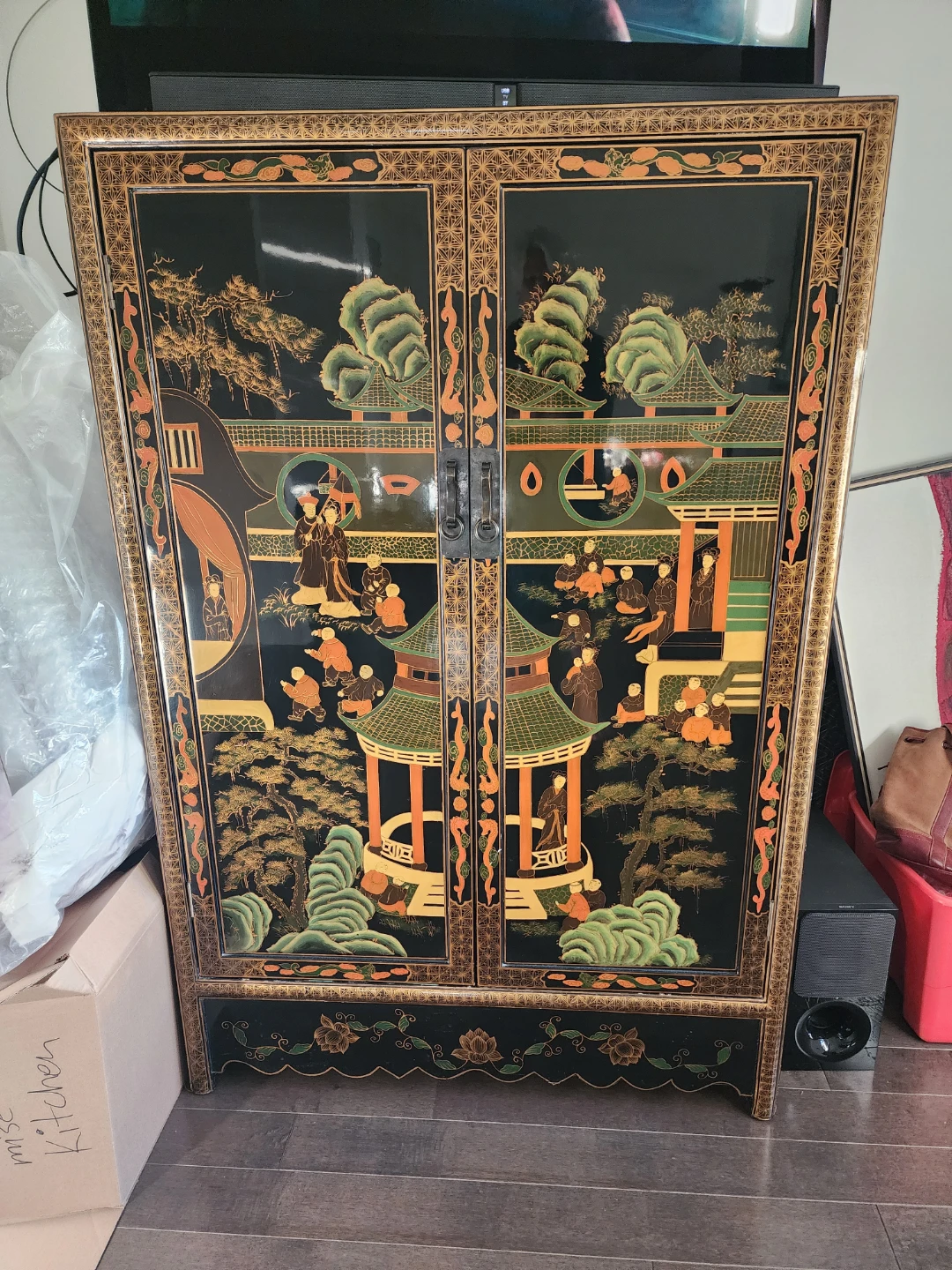 Elegant Asian  lacquered.cupboard - photo 3