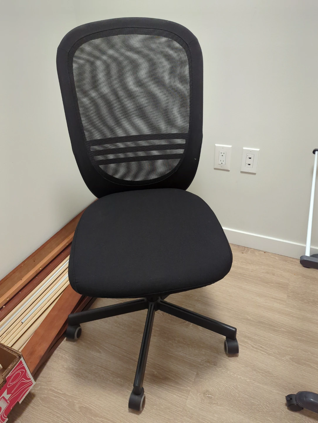 Black mesh office chair