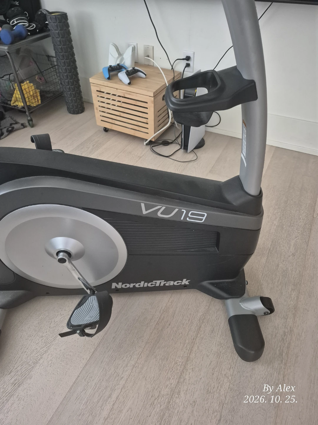 NordicTrack VU 19 Upright Exercise Bike