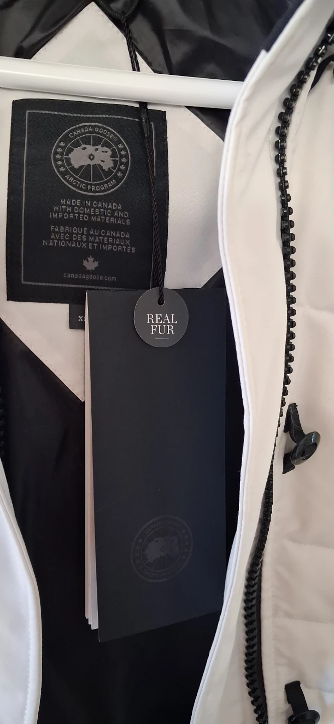 Canada Goose White Parka Jacket - photo 3