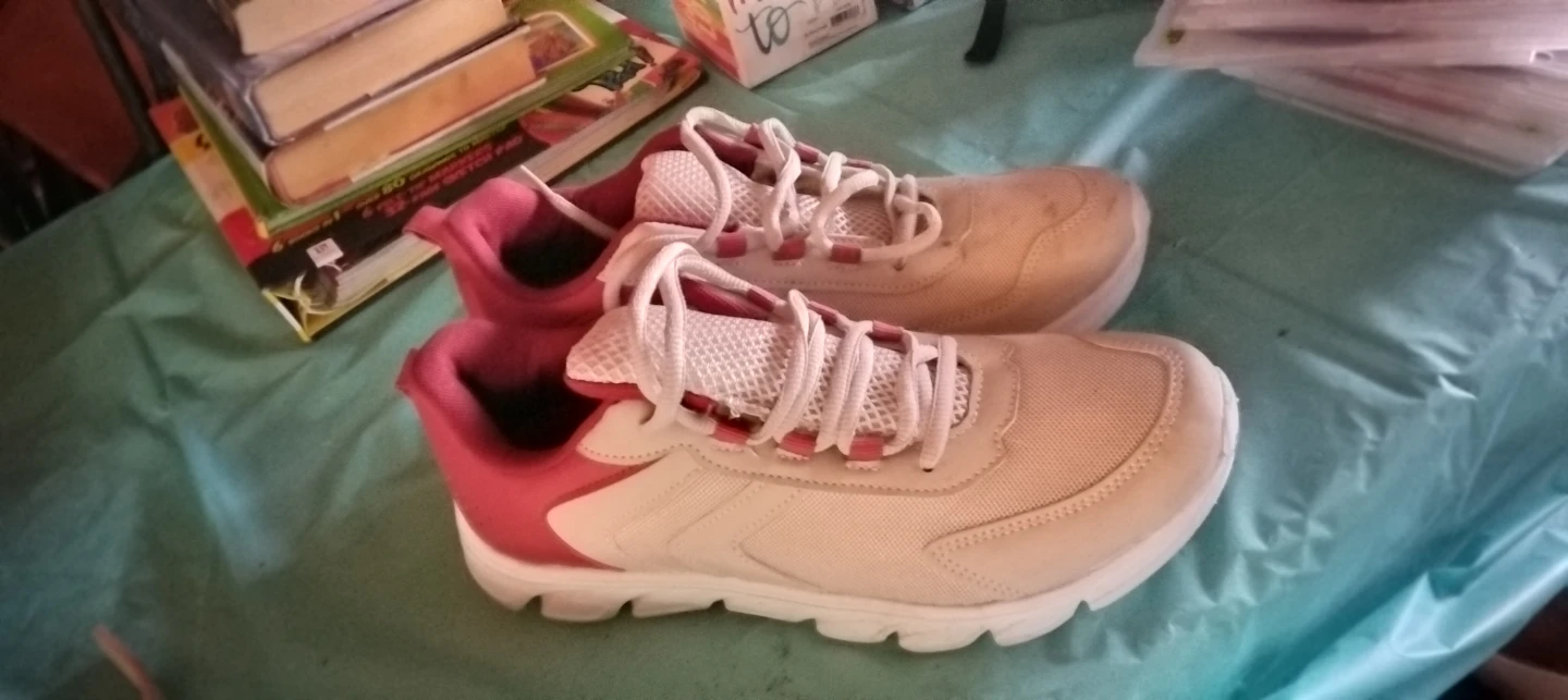Athletic Sneakers White and Pink