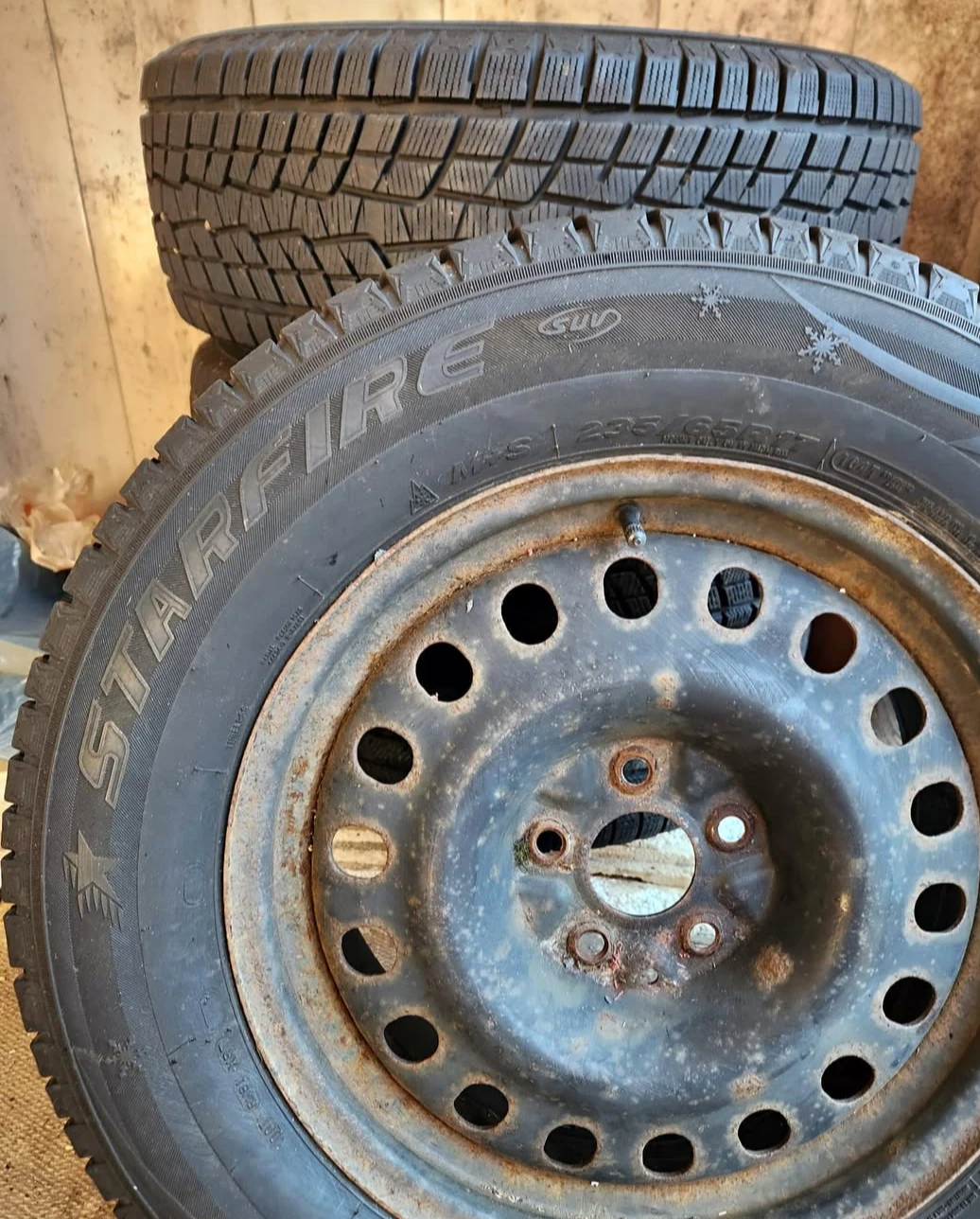Starfire SUV Tires on Rims 235/65R17