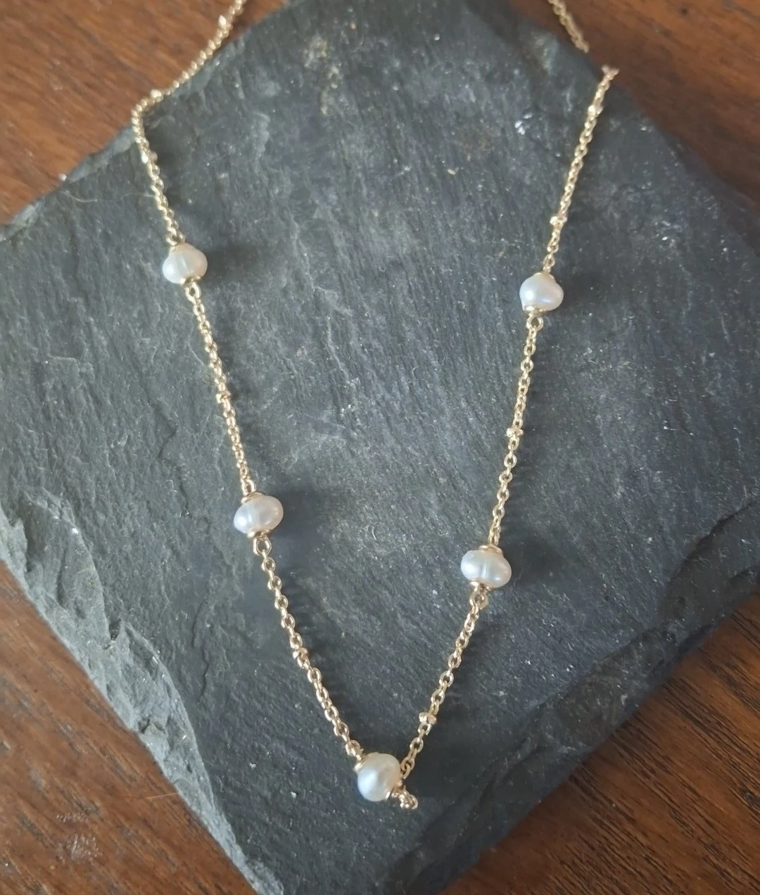 Gold-tone delicate pearl necklace