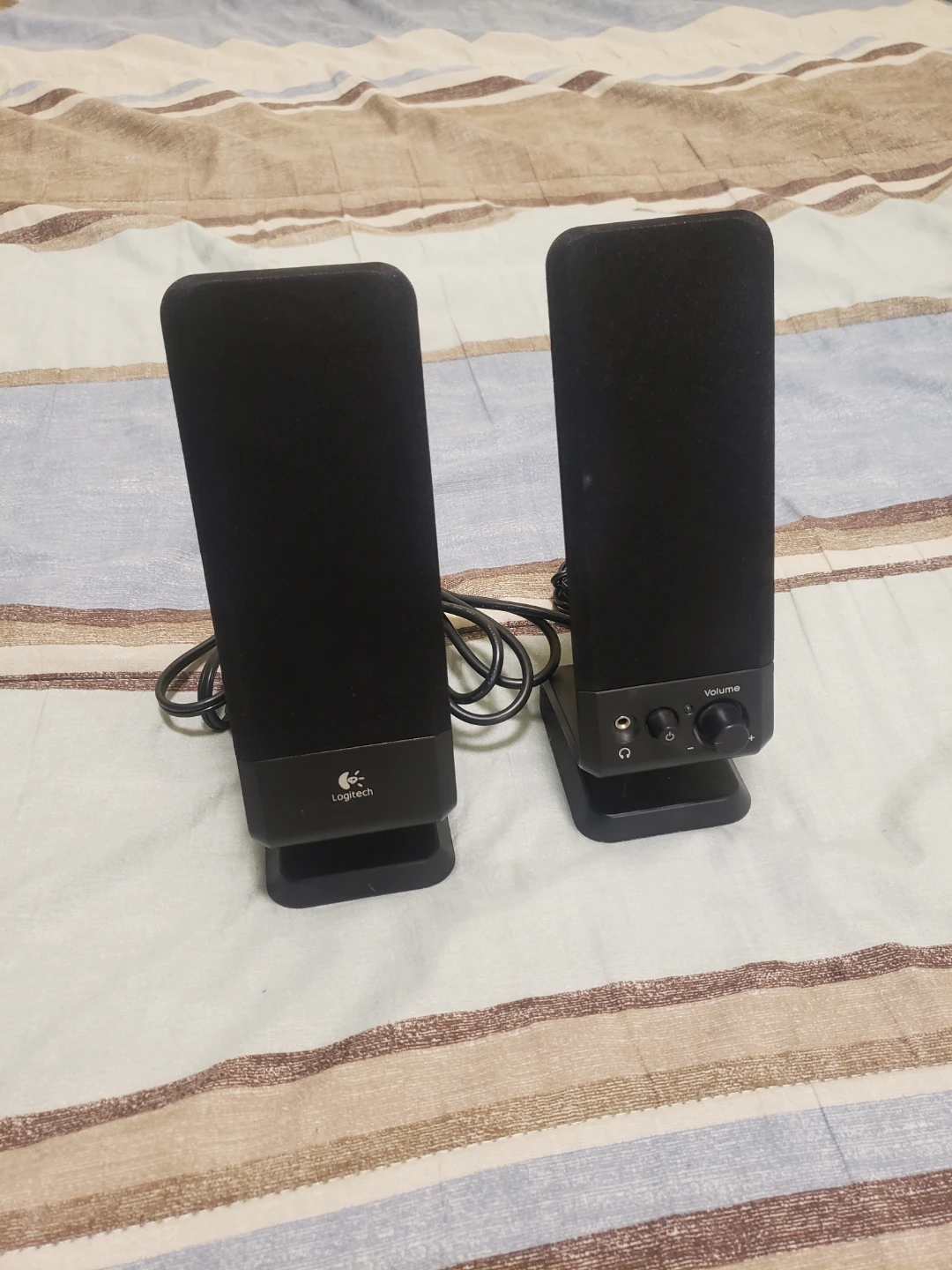 Logitech Speakers ( Power Button Issues ) - photo 2