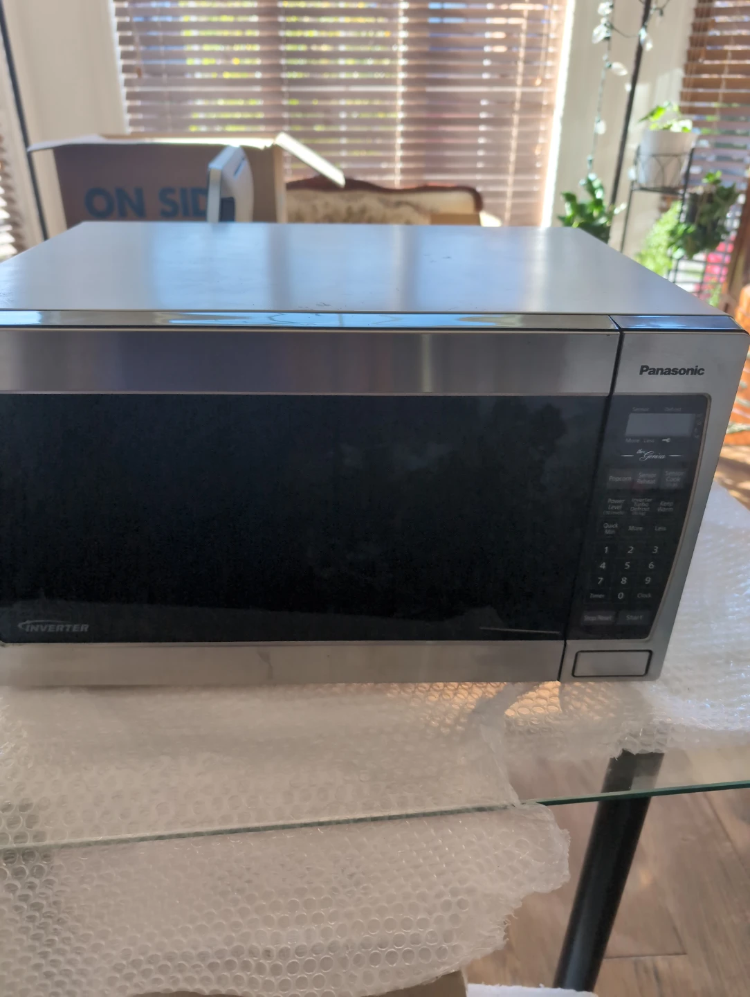 Panasonic The Genius Microwave Oven NN-SN648S