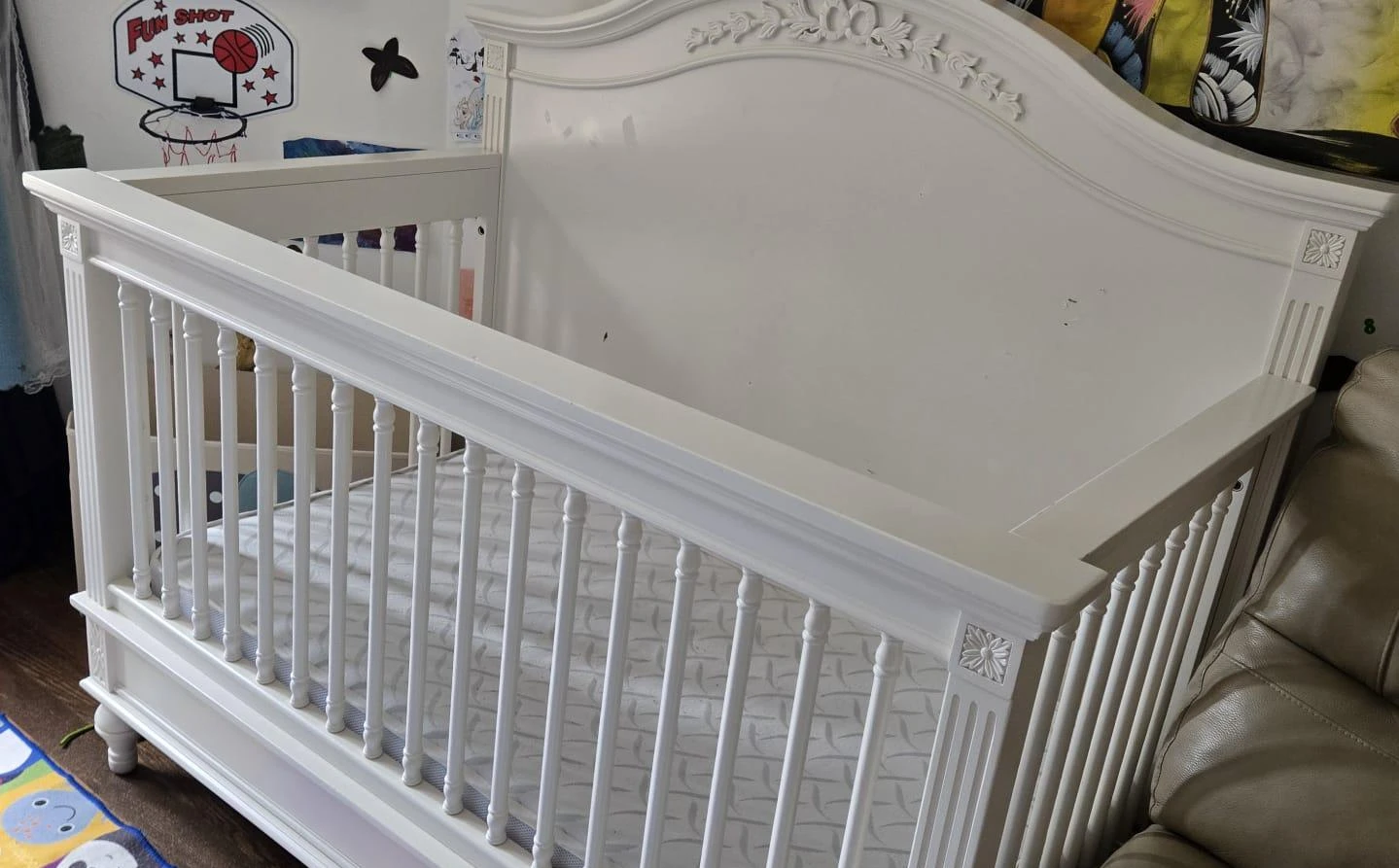White Crib and bedroom set - photo 2