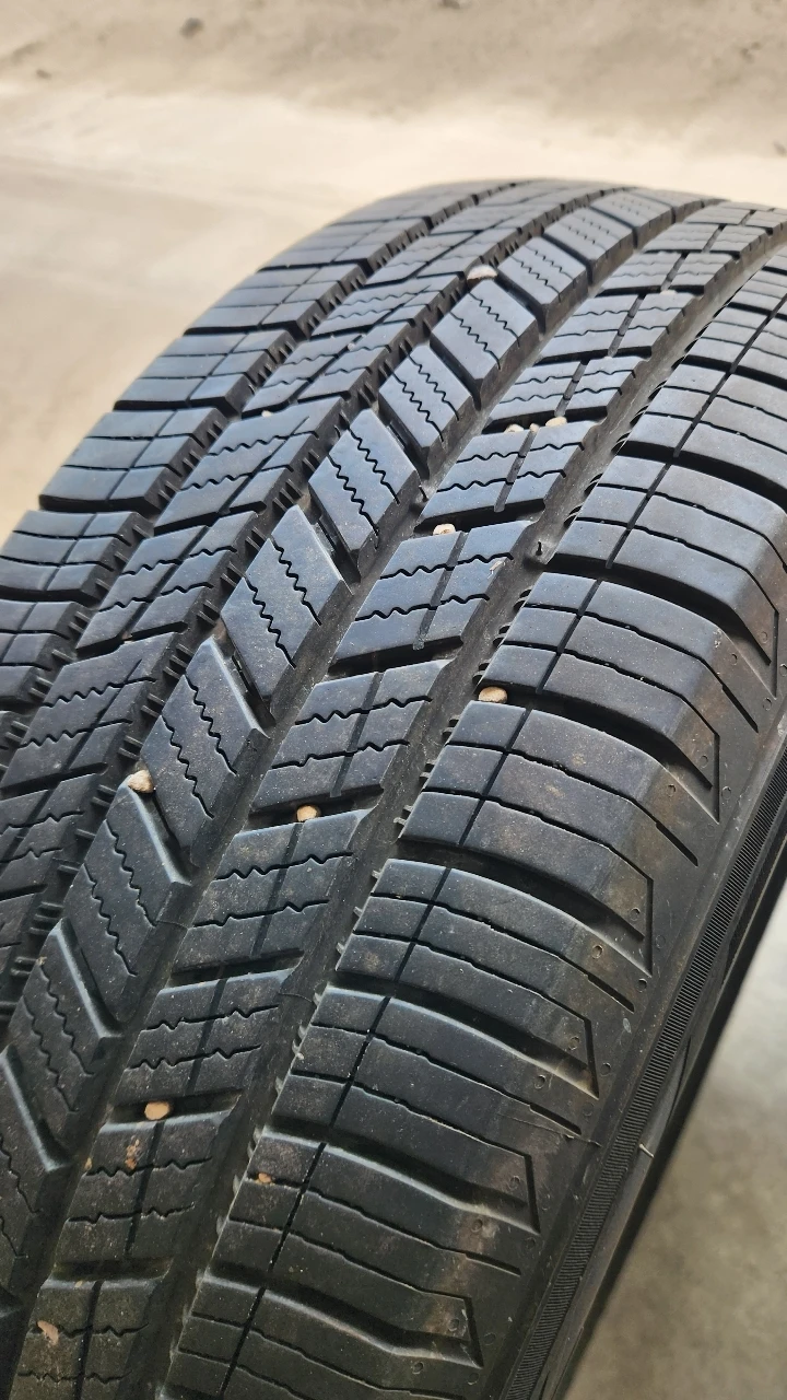 215/55 R18 95H All-Season Tire - photo 2