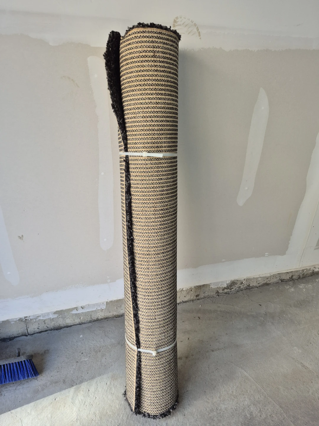 Dark Grey Textured Area Rug - photo 2