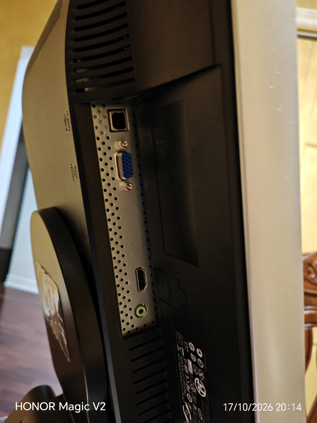 HP w2207h 22-inch Widescreen Monitor - photo 2