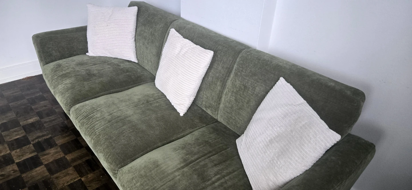 Green velvet 3-seater sofa - photo 2
