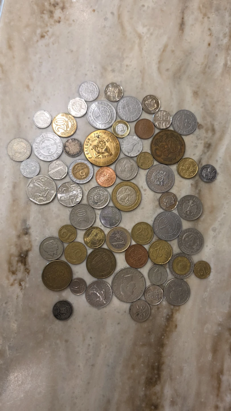 International banknotes and mixed coins collection
