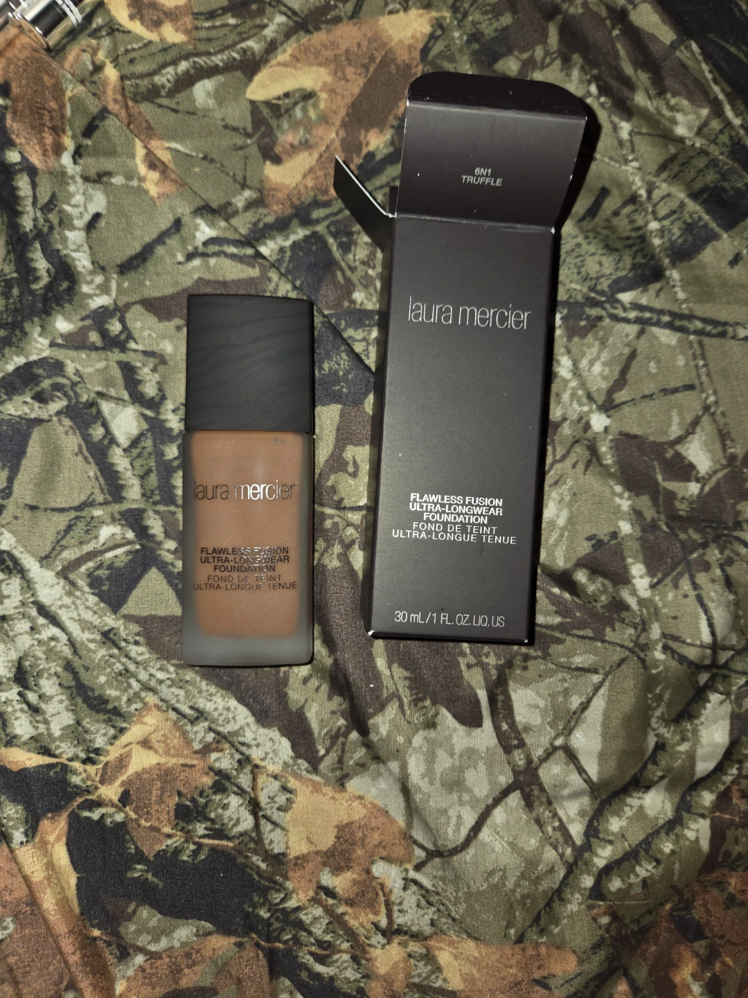 Laura Mercier Ultra-Longwear Foundation/ Shade: Truffle, 1oz.