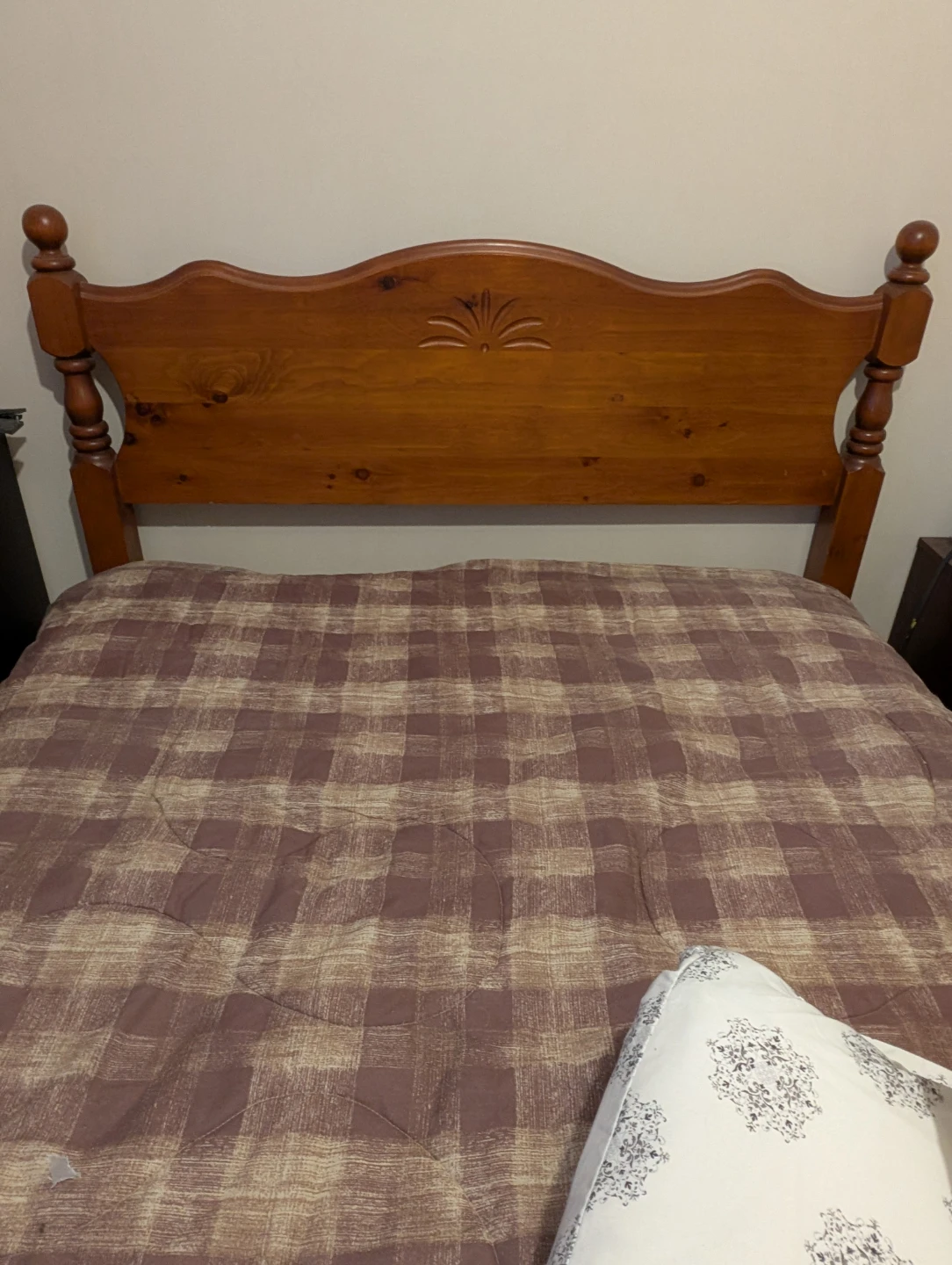 Solid Wood Full Bed Frame and mattress - photo 3