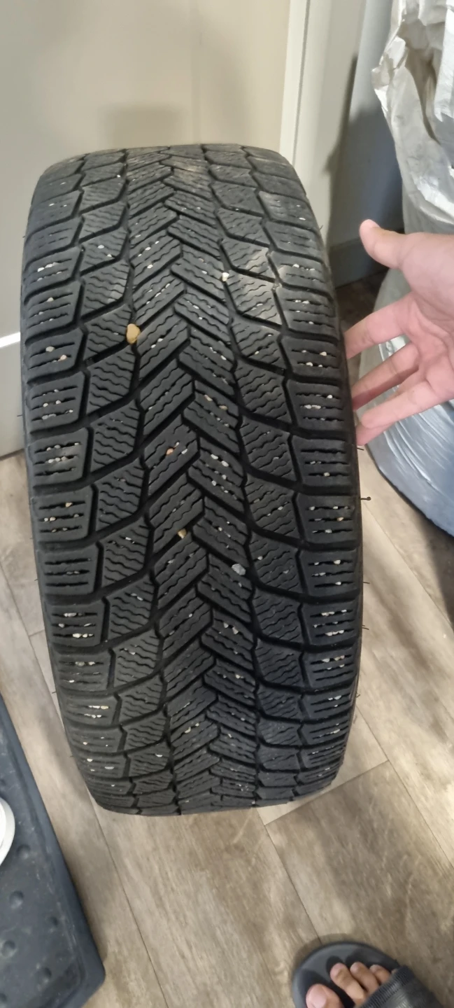 4 set of Michelin 235/40R18 Winter Tire on Steel Rim - photo 4