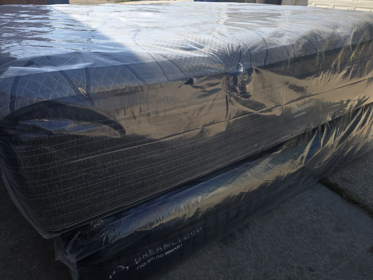 King Size Beautyrest Silver PressureSmart Pillow Top - photo 4