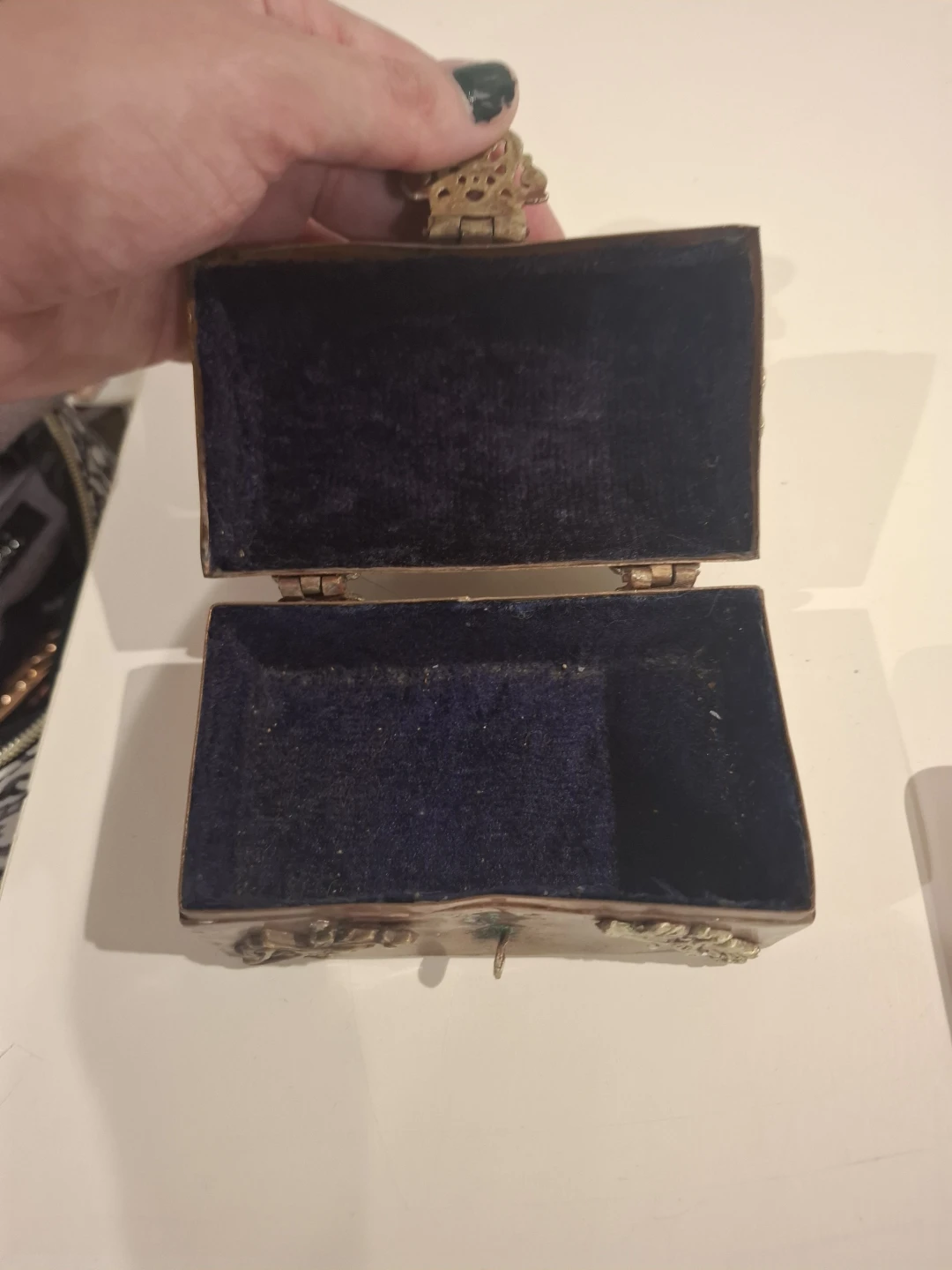 Small decorative metal treasure chest box - photo 4