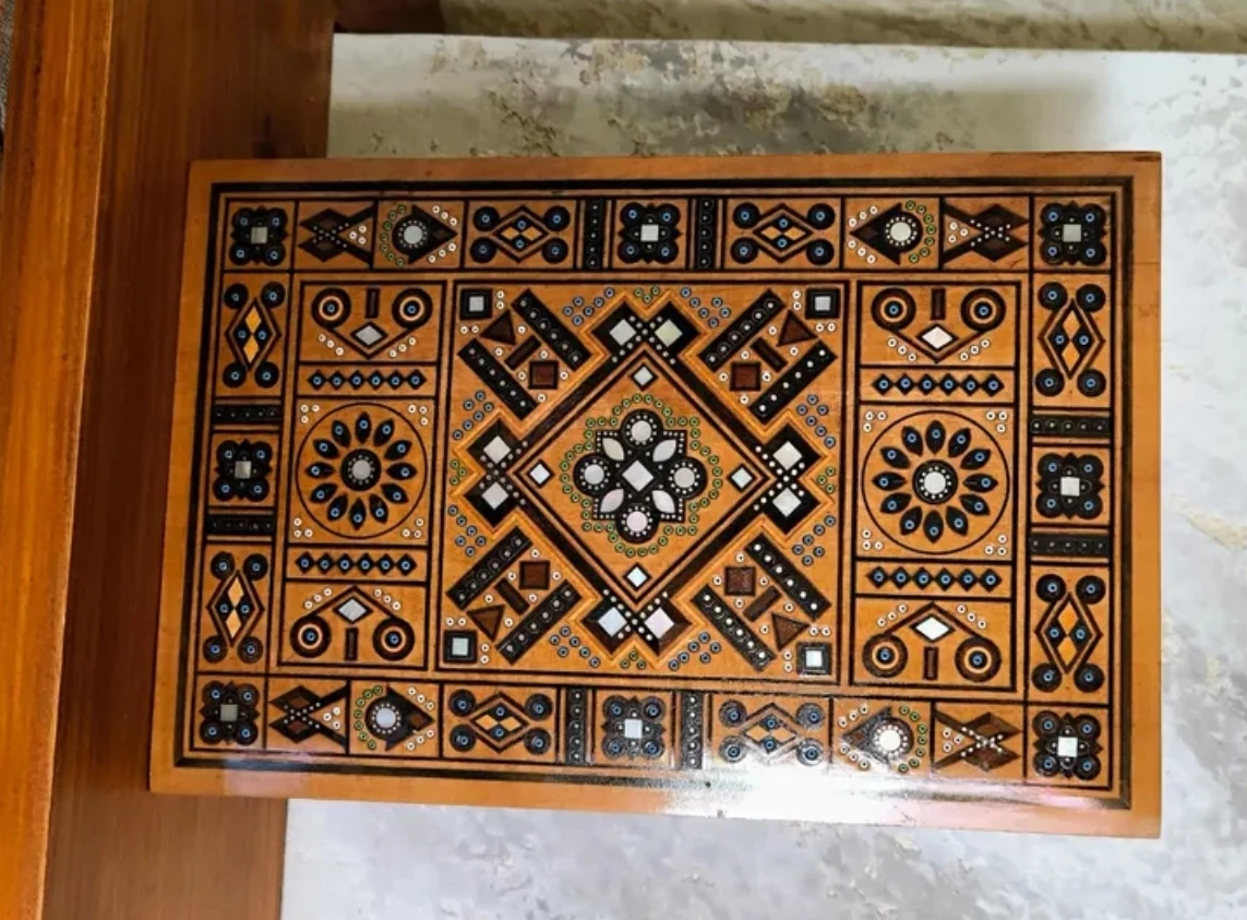Decorative Wooden Inlay Box - photo 2