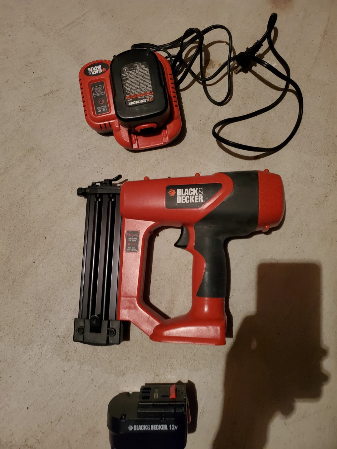 Black & Decker 12V Cordless Finish Nailer