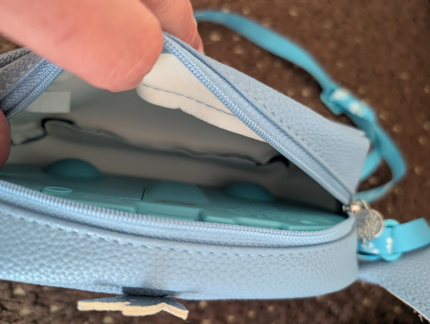 Disney Stitch Crossbody Bag - photo 5