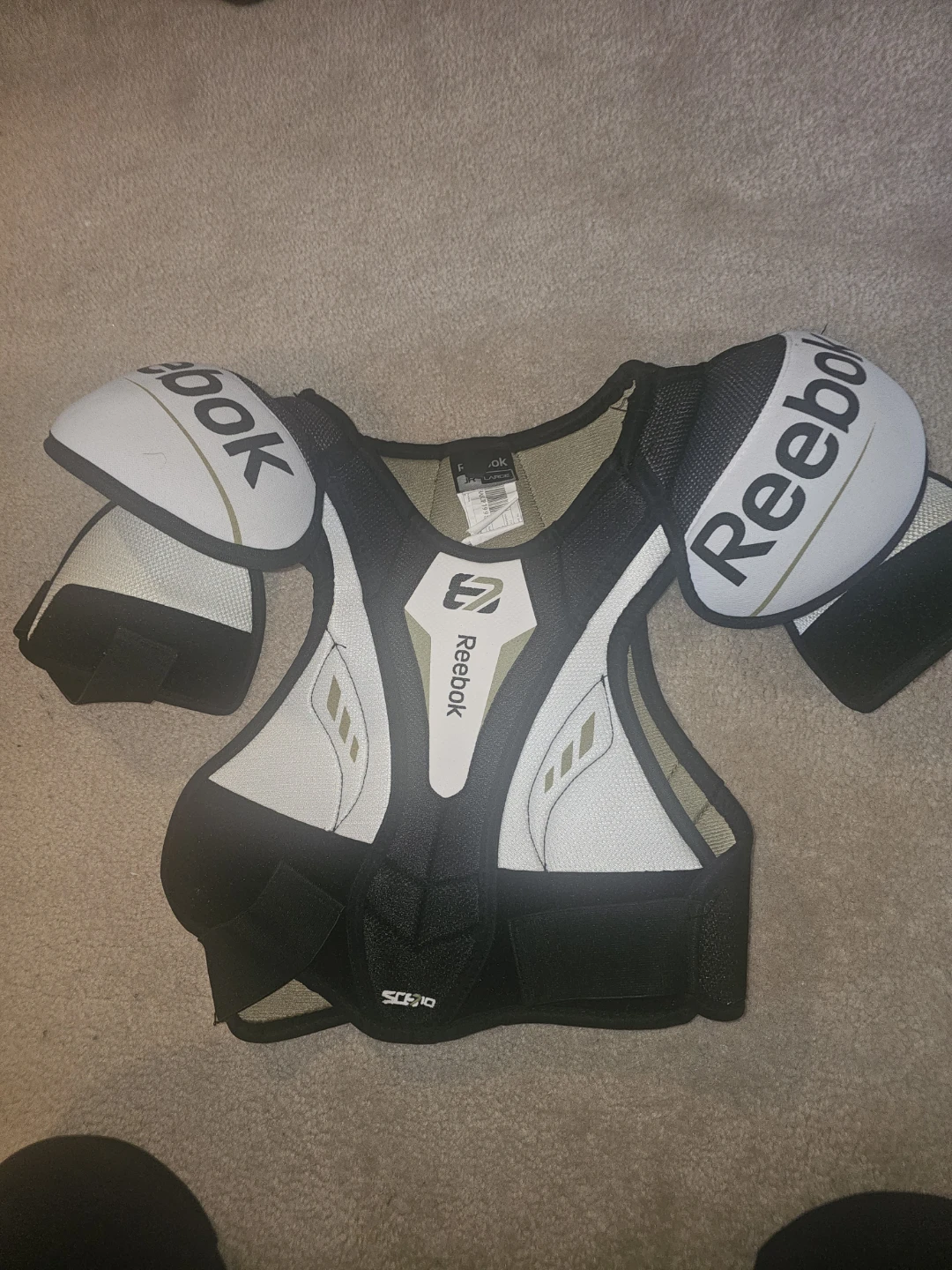 REBOK Hockey Chest & shoulder Protecor Size JR large