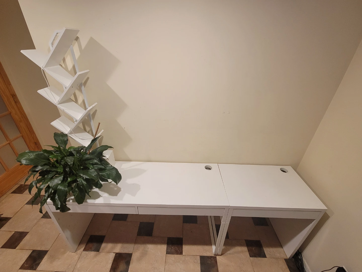 2 IKEA Desk   +  Bookshelf   +  Peace Lily Plant - photo 3
