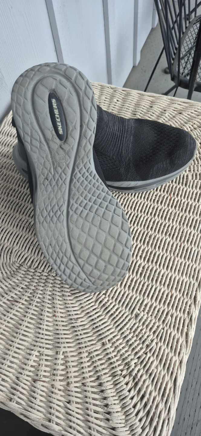 Skechers Slip-On Shoes Size 10.5 - photo 3