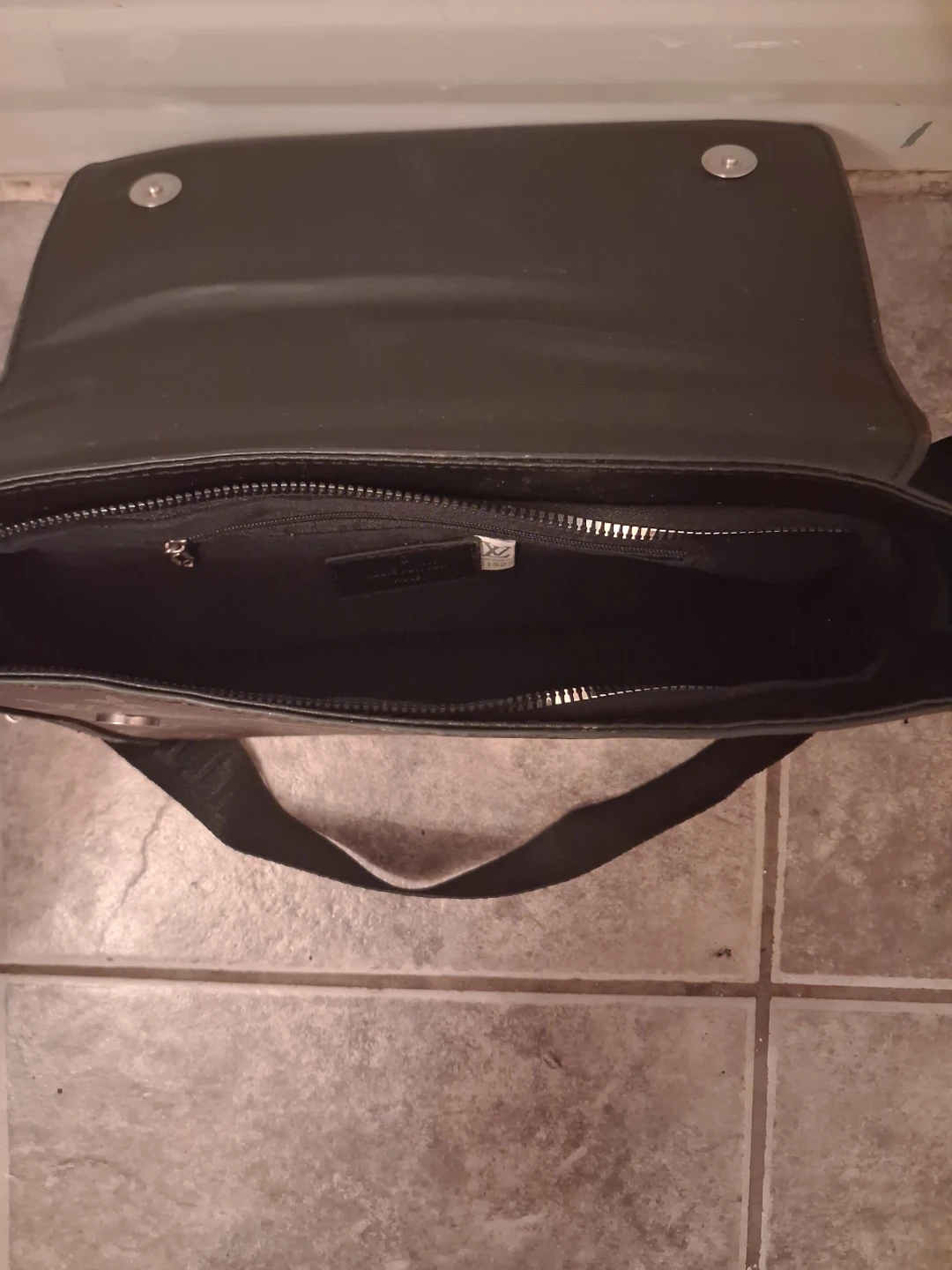 Louis Vuitton Monogram Messenger Bag - photo 3