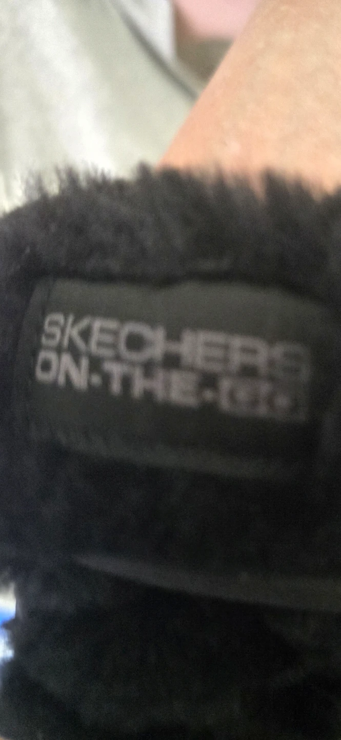 Skechers On-The-Go Black Faux Fur Boots - photo 3