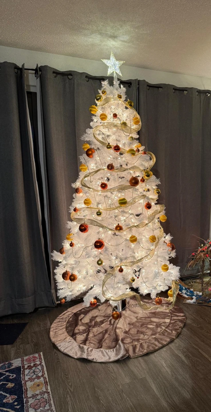 7ft Pre-Lit White Christmas Tree &  Train Set with decorations - photo 5