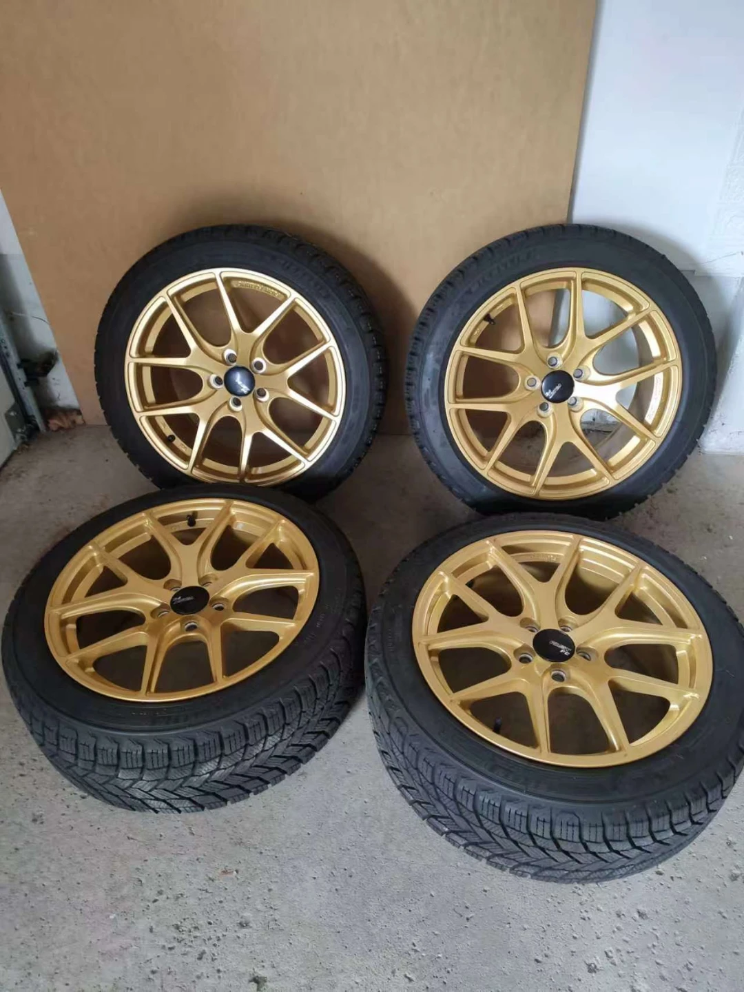 MINT 17" Michelin X-Ice Winter & Gold Fast Wheels Under 1000km