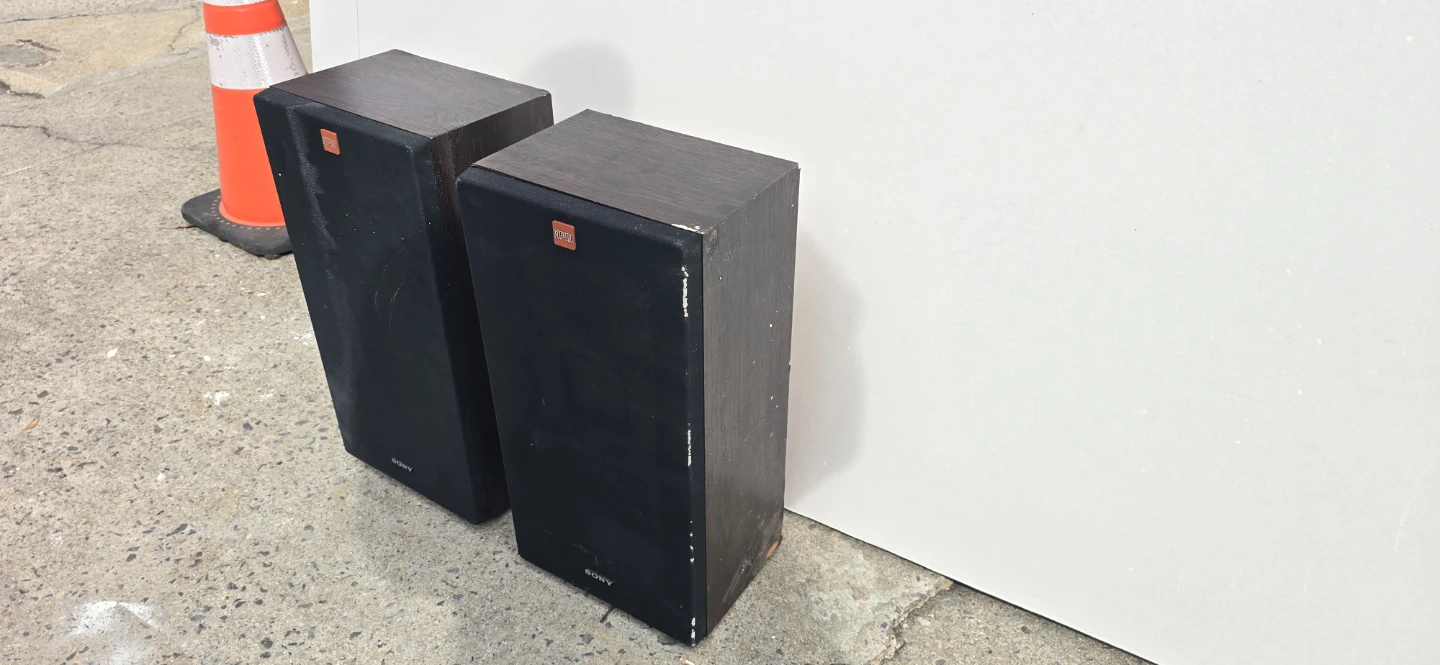 Pair of Sony APM-X250 Speakers