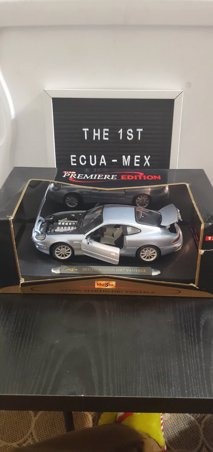 Maisto Aston Martin DB7 Vantage 1:18
