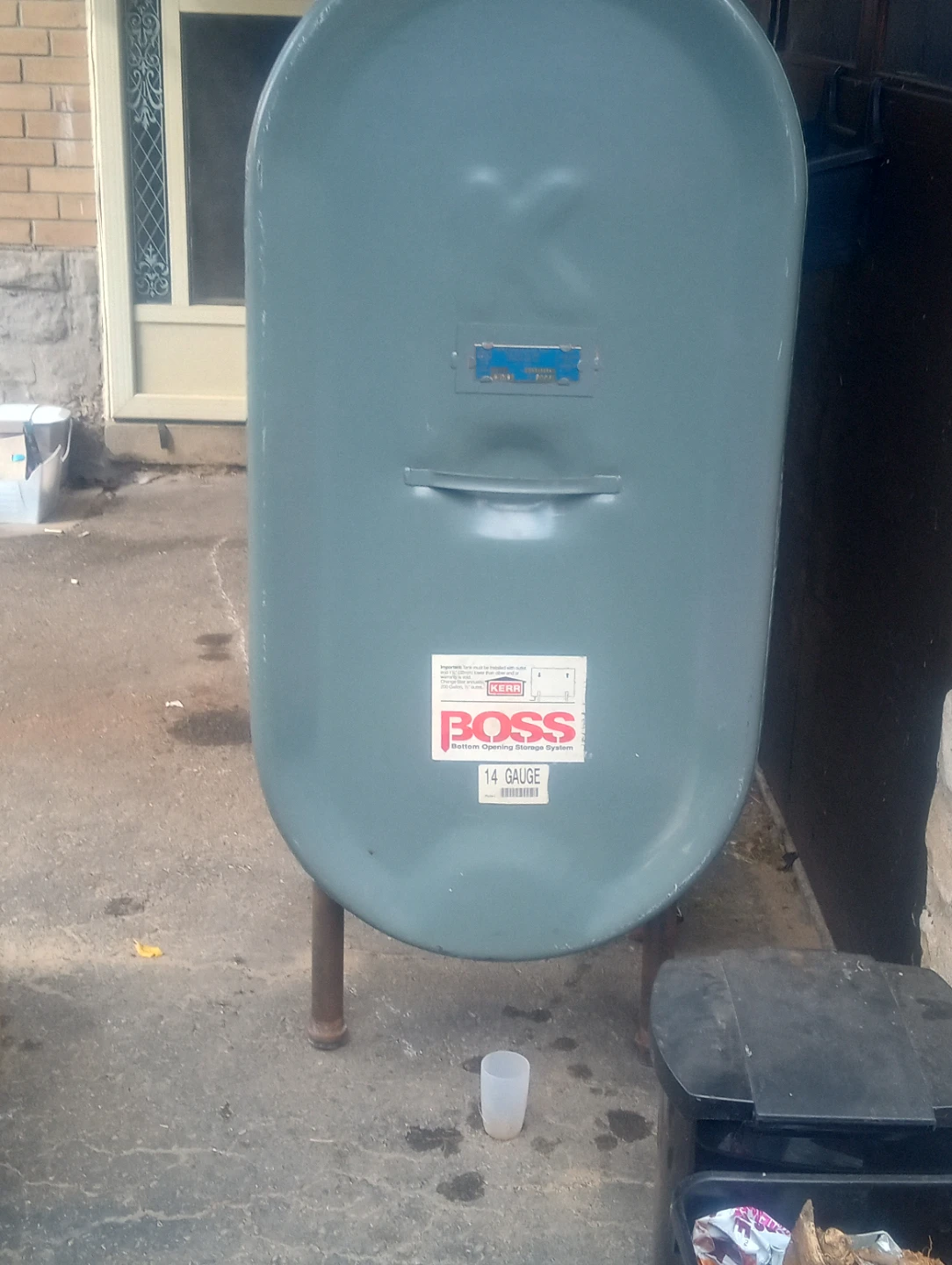 Old home heating oil tank - photo 2