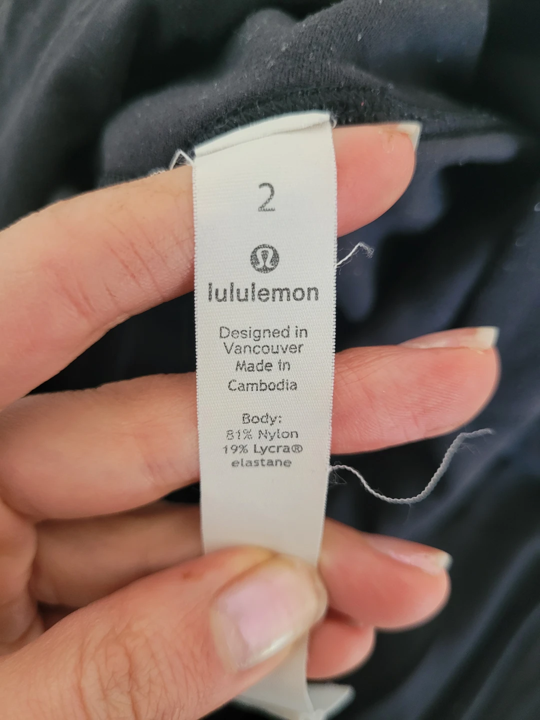 Lululemon yoga pants size 2 - photo 3