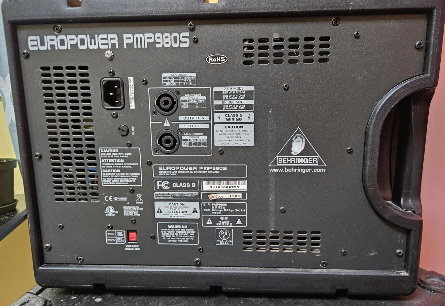 Behringer PA amp and cabinet. - photo 2