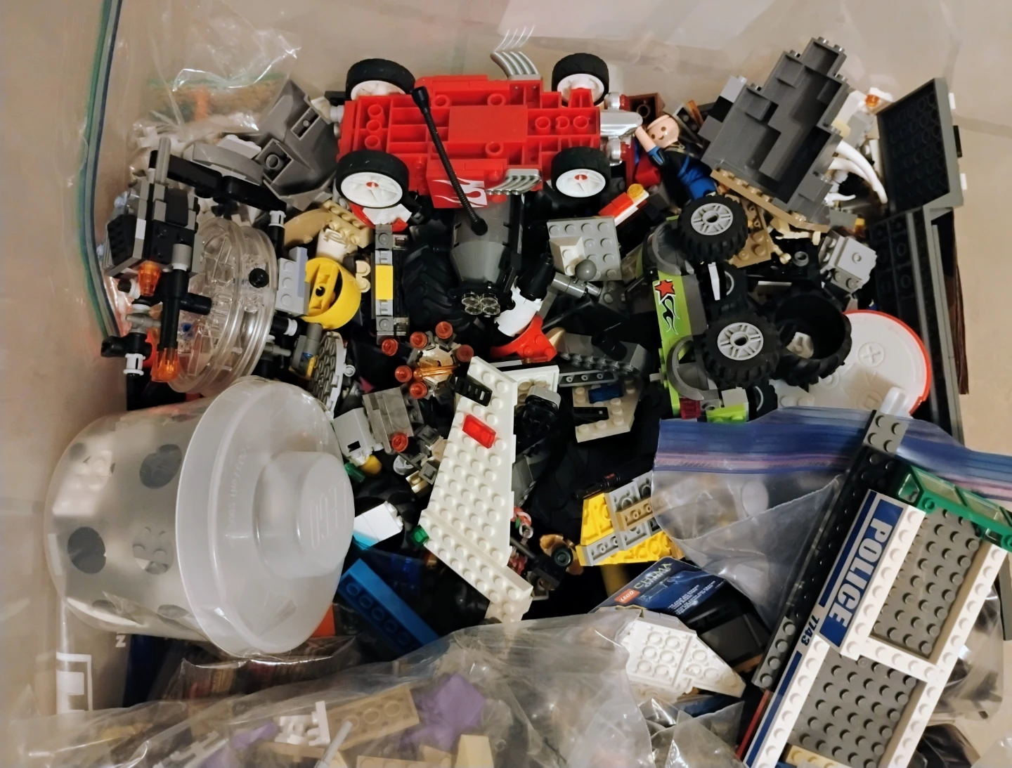 LOTS OF LEGOS - photo 3