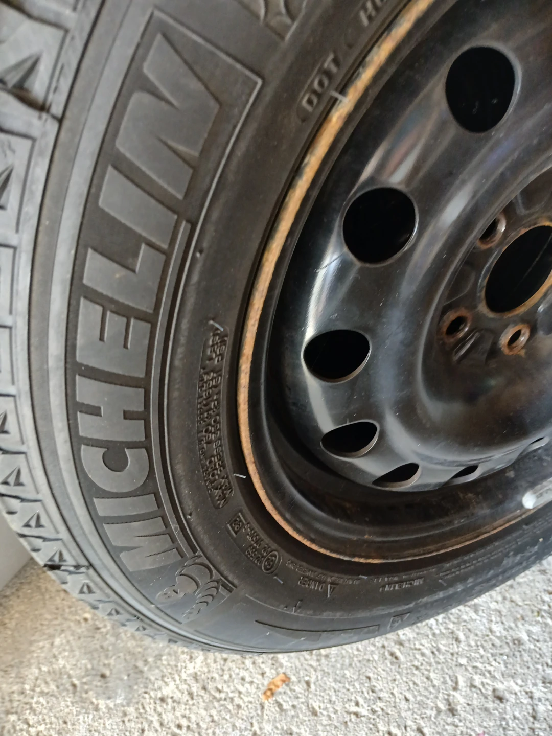 Michelin X-Ice Winter Tire 225/60R16