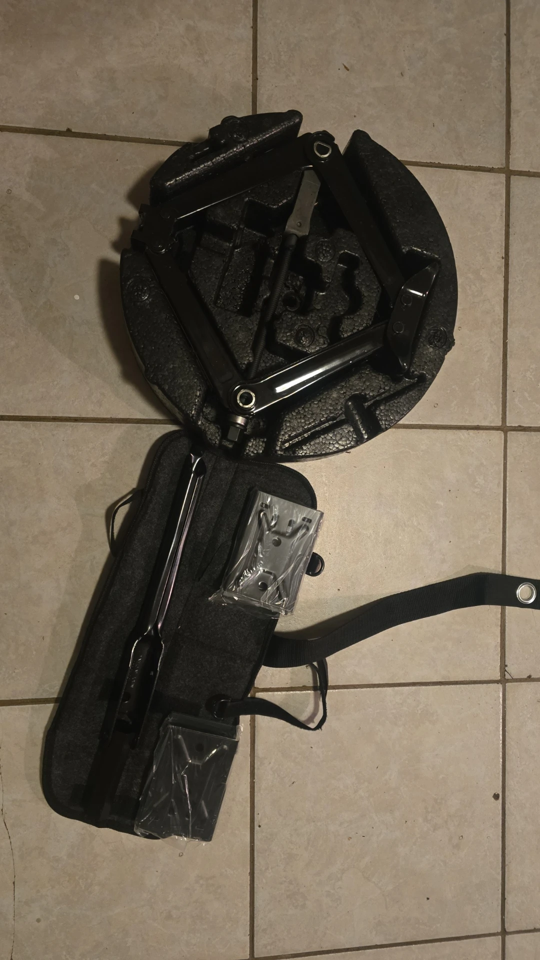 Automotive Scissor Jack and Tool Kit - photo 3