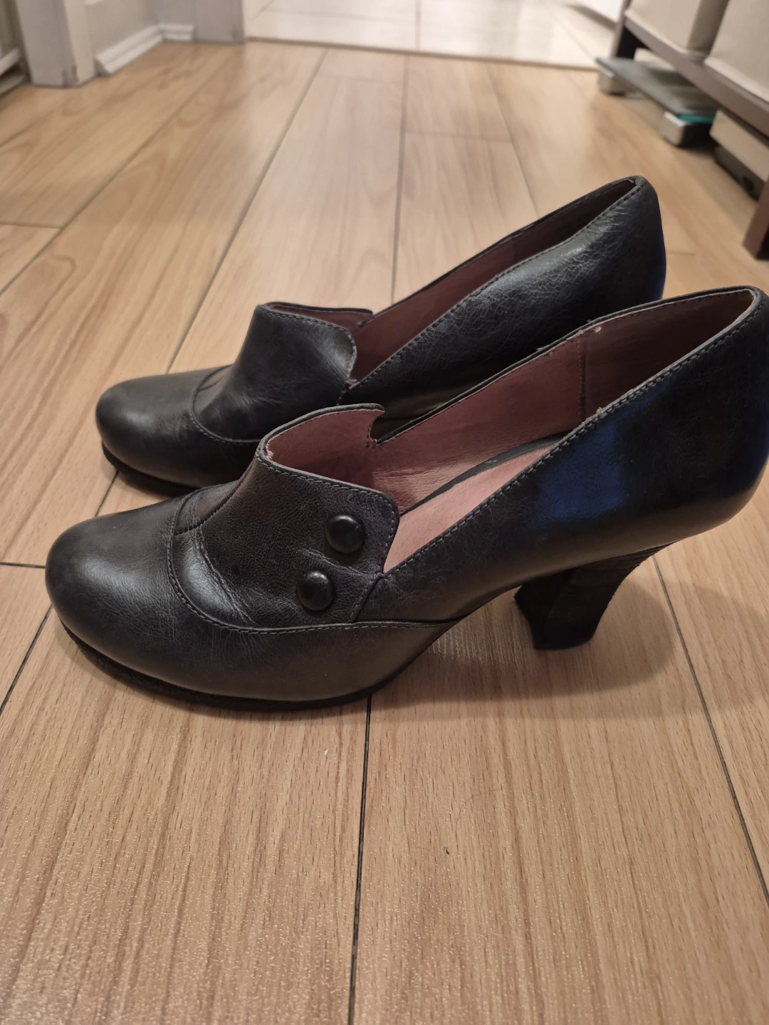 Miz Mooz Black Leather Heels