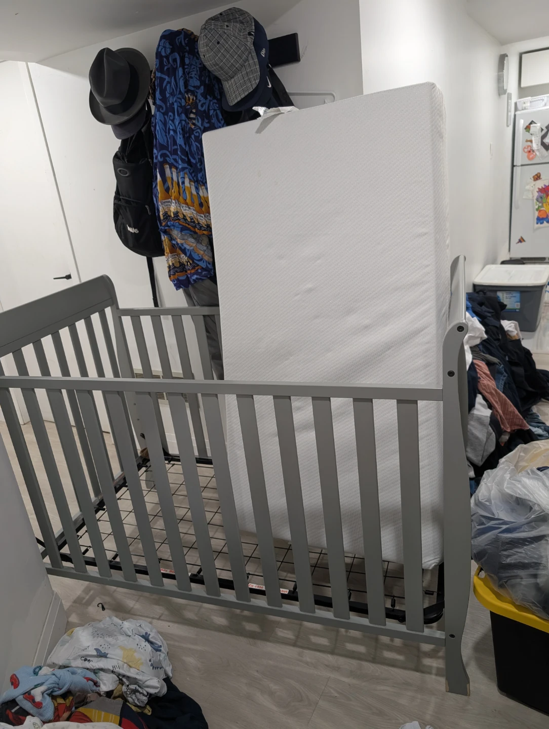 Like new crib and mattress - photo 2