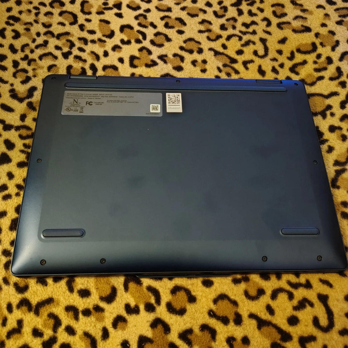 Lenovo IdeaPad Flex 3i 12.2" Touchscreen Chromebook - photo 3