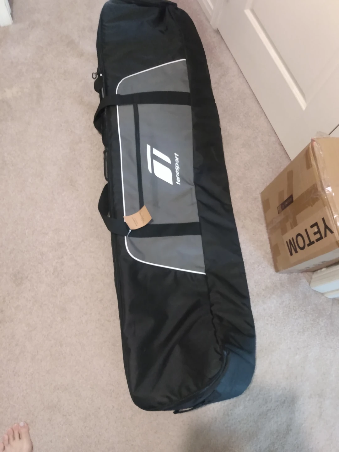 Padded snowboard bag